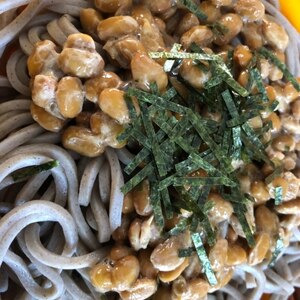 手軽にひとりランチで♪納豆蕎麦